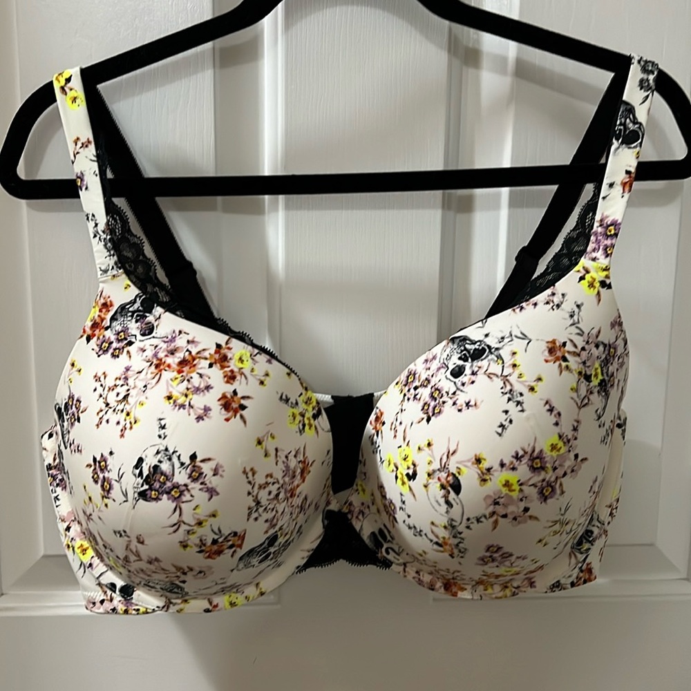 EUC torrid underwire push up bra. Size 42DDD. Great skull 💀 floral print.
